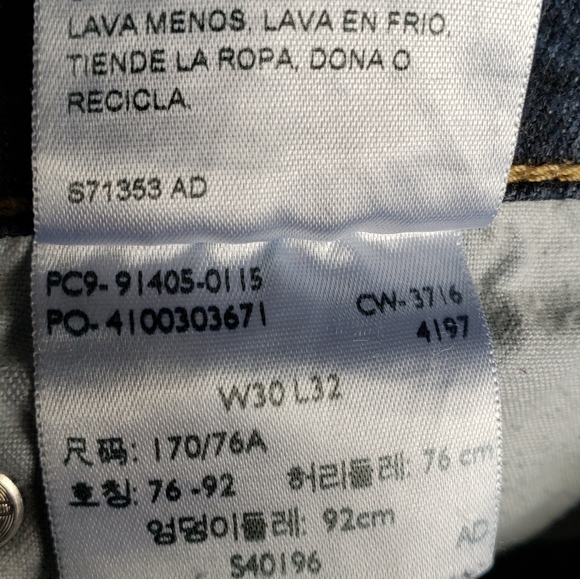 Ladies Levi Strauss & Co. Jeans - Picture 9 of 9
